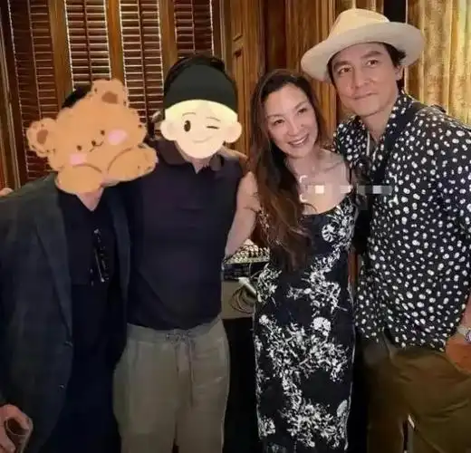 杨紫琼73岁老男友给她生日惊喜把她感动落泪吴彦祖携妻子亮相