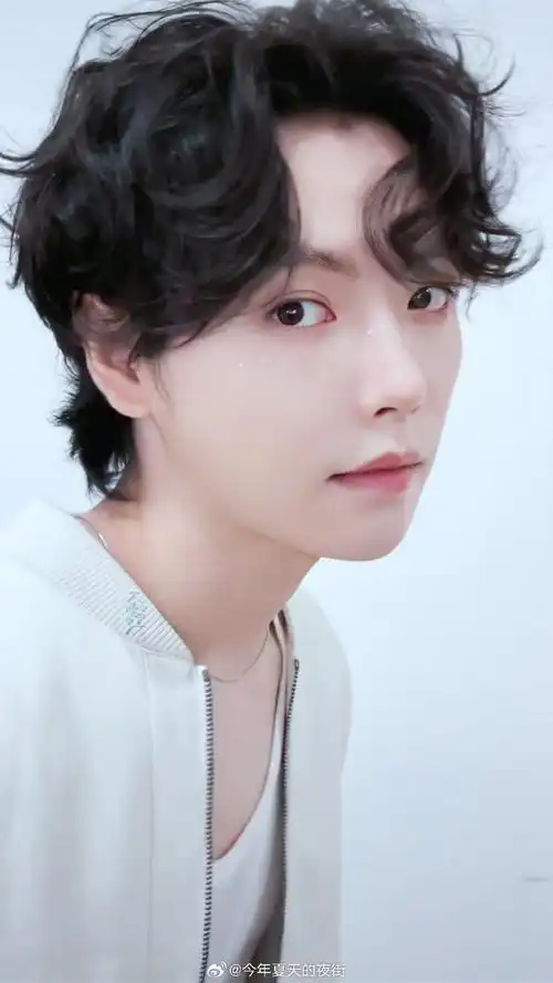 肖宇梁心碎散粉收留站超话xyl#肖宇梁张起灵#你有两个可爱之处你知道