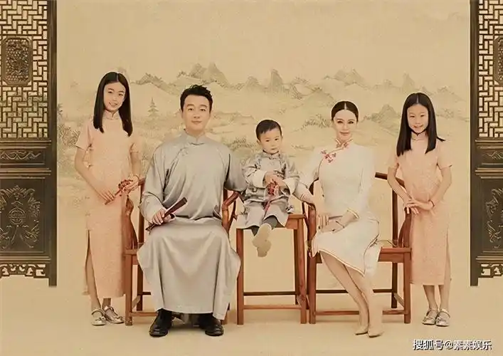 佟大为晒一家五口全家福,被嘲重男轻女思想,感觉是为儿子拍的