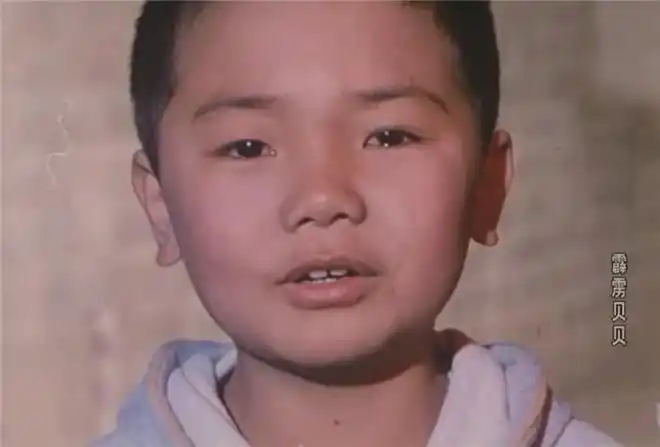 霹雳贝贝国产科幻片的高峰后来导演儿子拍了海上堡垒