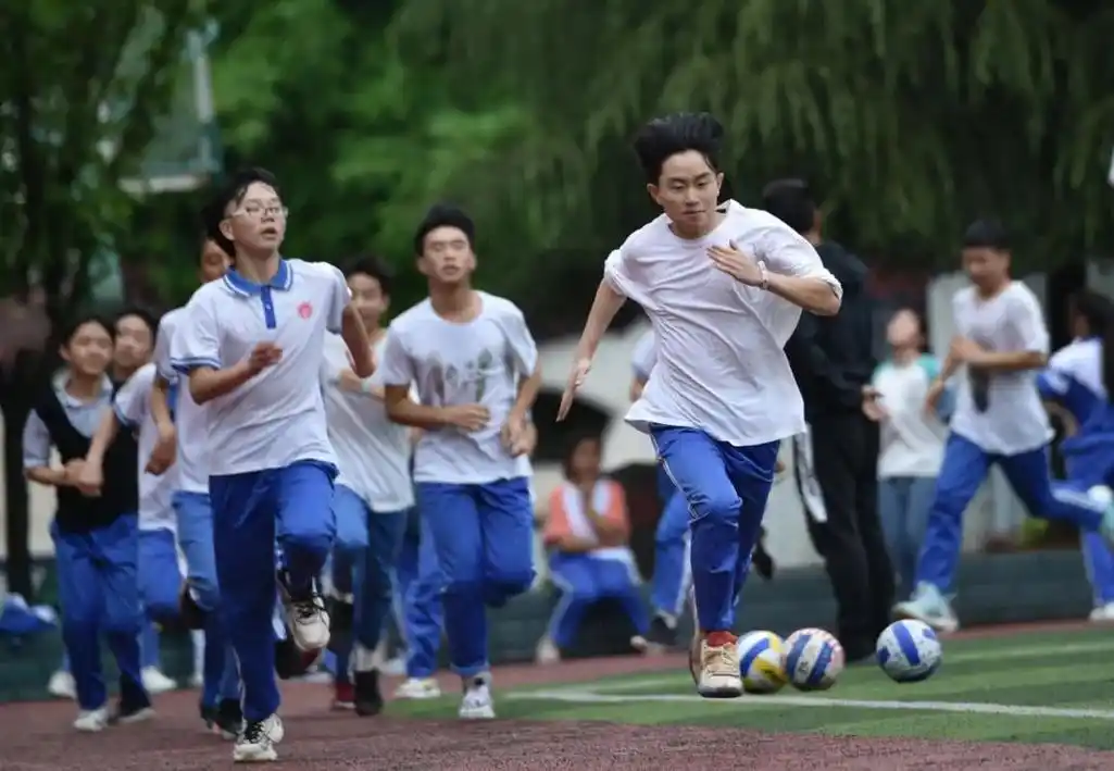 贵州松桃:初中,高中全面开学