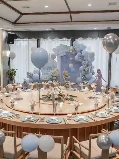 南京包间宝宝宴气球布置