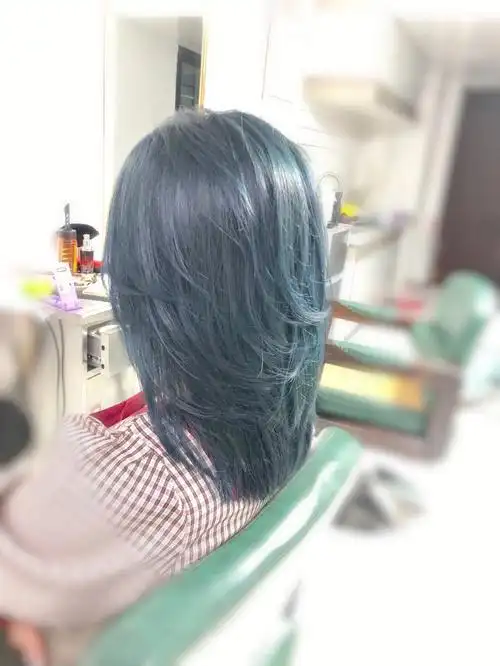 雾蓝灰色显白发色蓝调偏个性发色