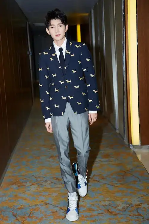 王源帅气图片 王源写真高清图片