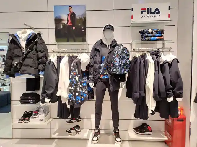 r118经开万达斐乐店12.10陈列分享