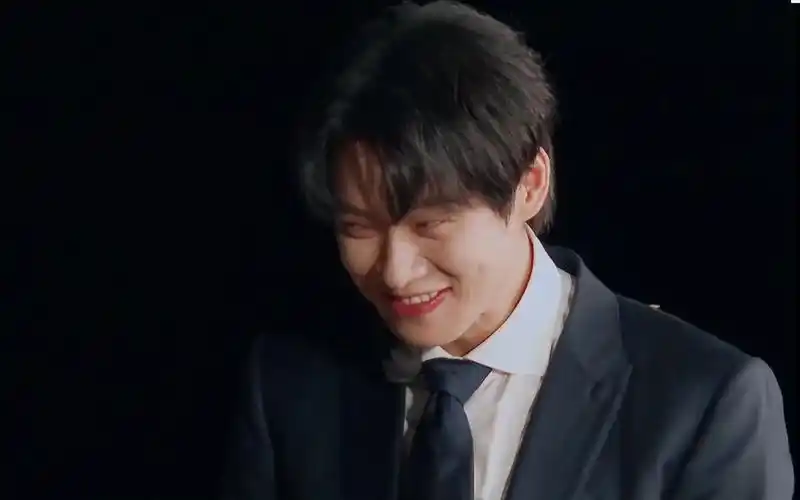 "造次了,魏老师",魏大勋红了后屁股都没坐热过板凳