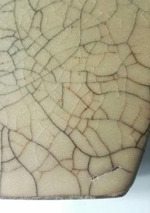 一阅千年:宋代哥窑象耳方瓶欣赏!