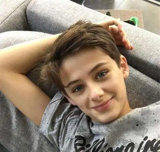 在现在这个年代,颜值高的人会受到很多人的关注,长得好看是一种优势