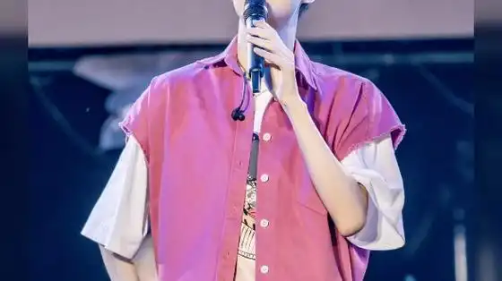 许嵩|爱笑的男孩子,笑起来也太好看了叭!