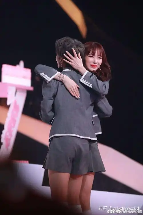 有没有刘雨昕孔雪儿cp高清图