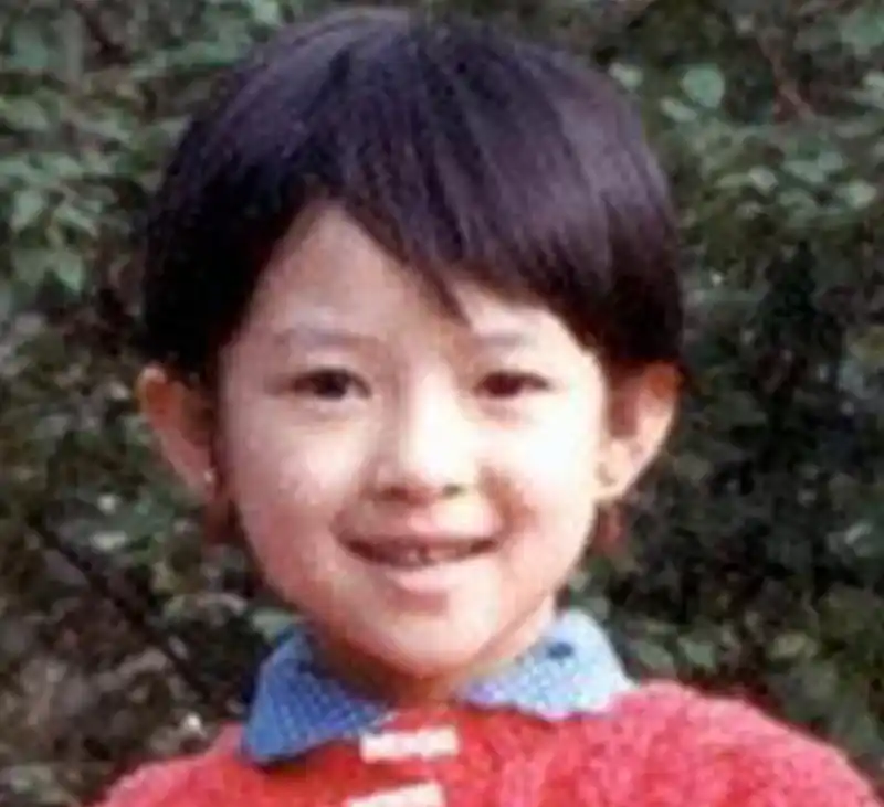 【明星小时候的照片:杨幂好可爱,李小璐好有范,陆毅最认不出来!】