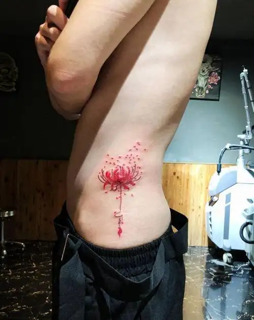 彼岸花纹身纹身图片_腰部腿部水彩纹身图案