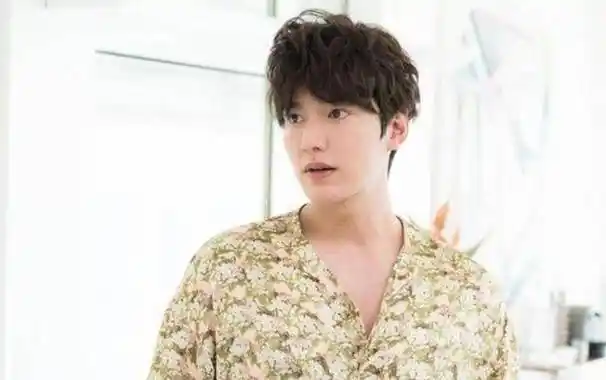 韩流霸主李敏镐迷倒朴敏英拿下裴秀智,却被曝恋上23岁女子_李敏浩