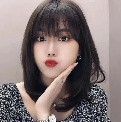 越来越多女性发型这样剪,瘦脸减龄好打理,让你美到上瘾