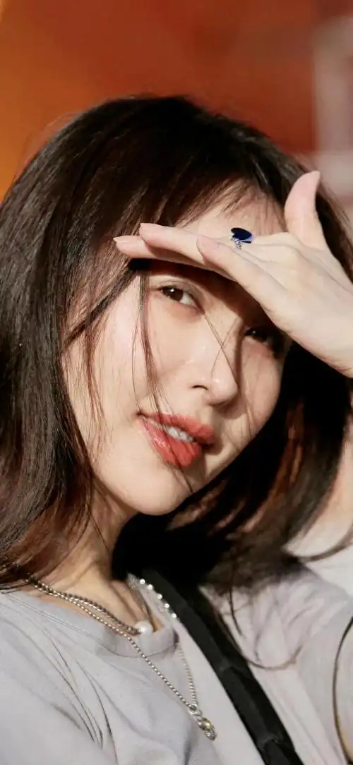 温柔小蛮腰李菲儿