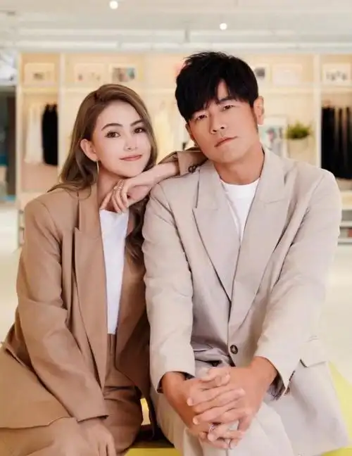 周杰伦和阿汤哥合影,温网没实现的追星愿望终于成功