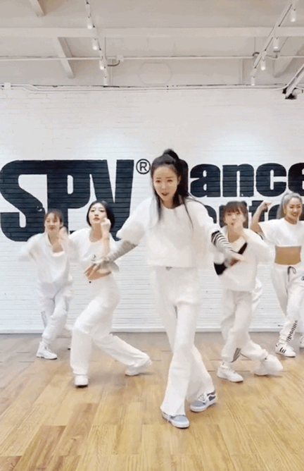 安又琪唱唯一代表作《你好周杰伦》都会被淘汰 她是真的糊透了?