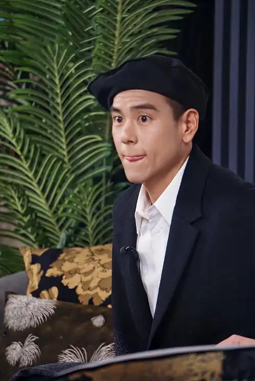 彭于晏超话#彭然星动夜#早安,小彭友们红星美凯龙直播现场照片来啦