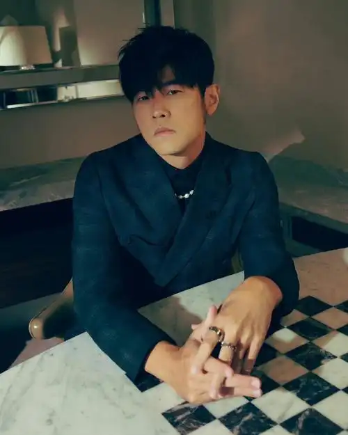 救命鲨人啦!周杰伦包帅的!