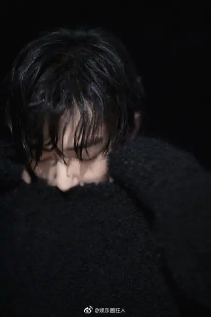 肖战 芭莎封面##肖战银发造型