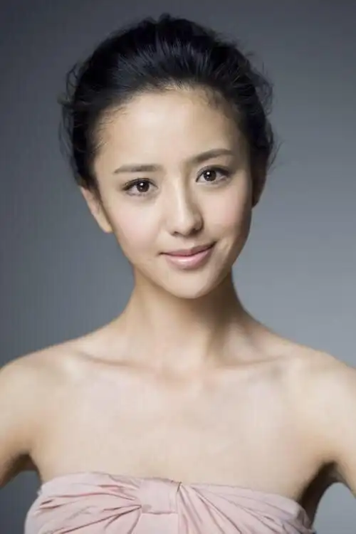 新疆锡伯族美女佟丽娅,能歌善舞,甜美的长相,令人印象深刻