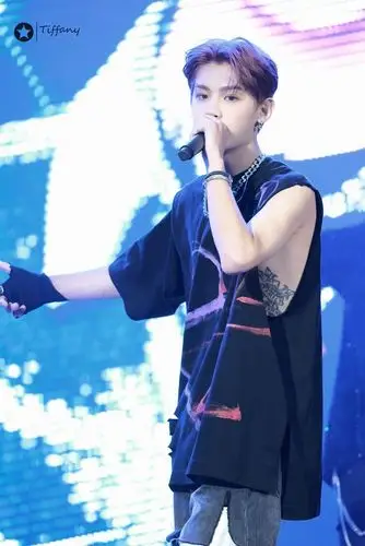 手机有存一张黄明昊的 删除 赞回应 来自 豆瓣app