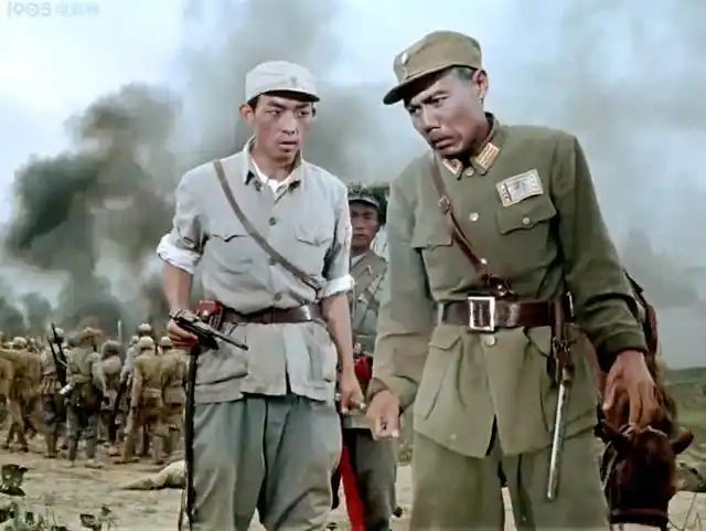 他在《东进序曲》有台词"要猛要吹冲锋号",《佩剑将军》演刘峙