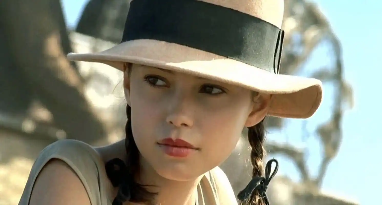 建议不要和别人一起看的电影《情人》 这部电影真的很好看,描绘的感情