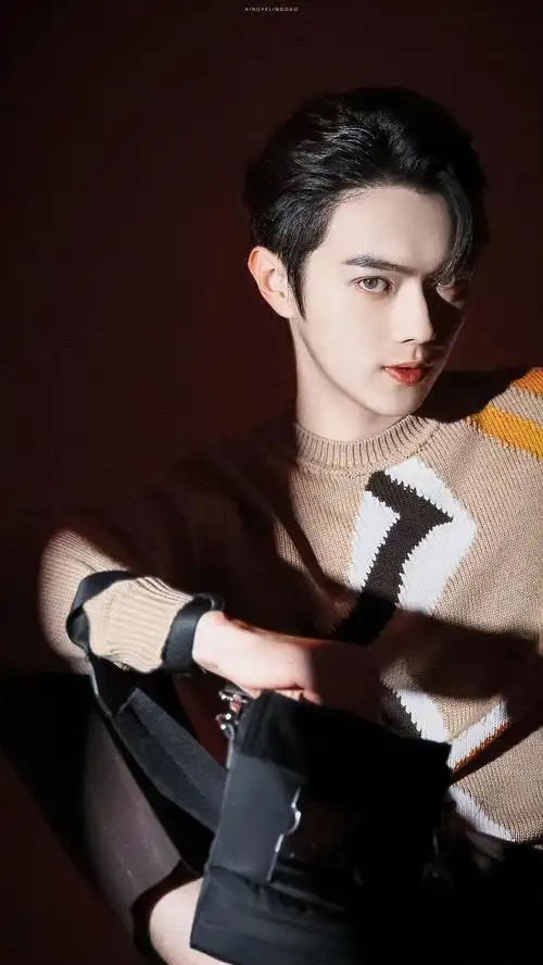 许凯 商务 | fendi cr. 星野菱岛 - 堆糖,美图壁纸兴趣社区