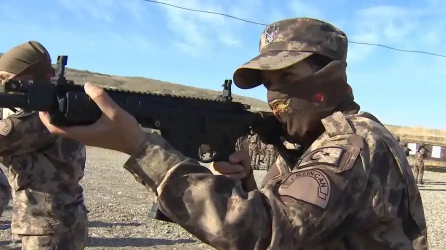 土耳其女子特种部队罕见曝光 蒙面女兵各个战斗力彪悍