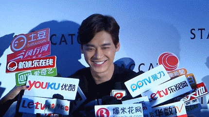 李易峰gif采访gif兴奋gif搞笑gif帅气gif