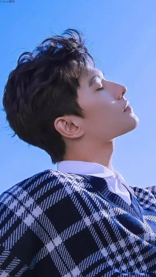 杨洋无水印手机美图壁纸图源#杨洋#超话