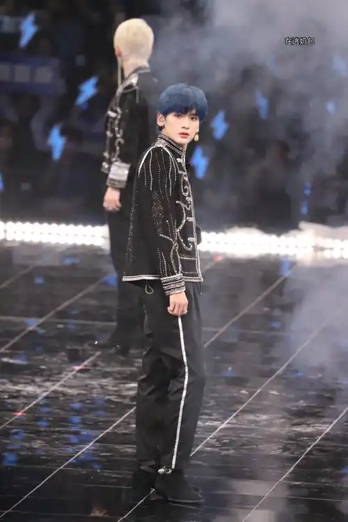 翟潇闻翟潇闻生图翟潇闻帅zxw壶6