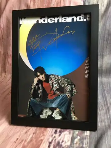 r1se亲笔签名裱框海报&nb-拾柒