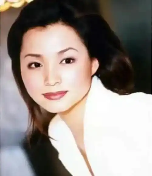 2009年密春雷为给董卿名分与妻子金晶离婚后来怎样了