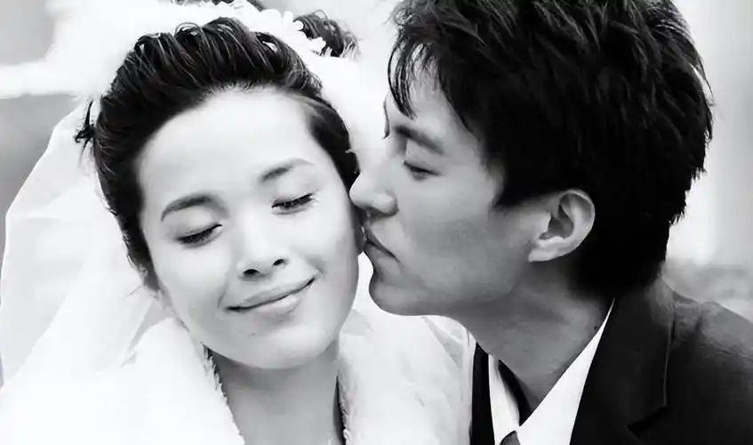 靳东:与离过婚的江珊同居5年,为何又转身娶了二婚的李佳?