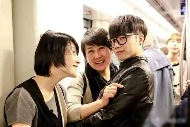 看了华晨宇和许晴独处的细节,才明白他为什么不愿娶张碧晨!