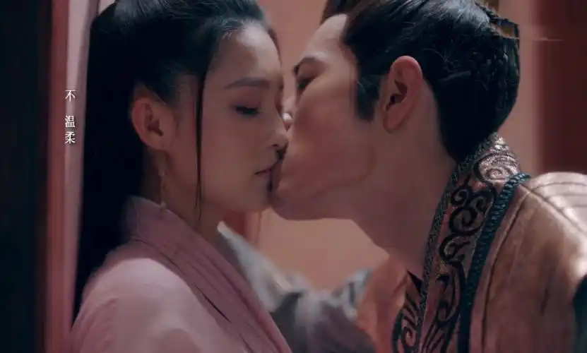 肖战他虽然演的电视剧不多,但是吻戏还是不少的.