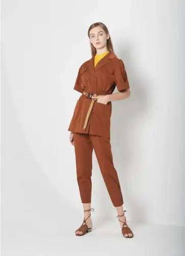 茶色衣服怎么搭配好看 恩曼琳轻织茶色系列上新