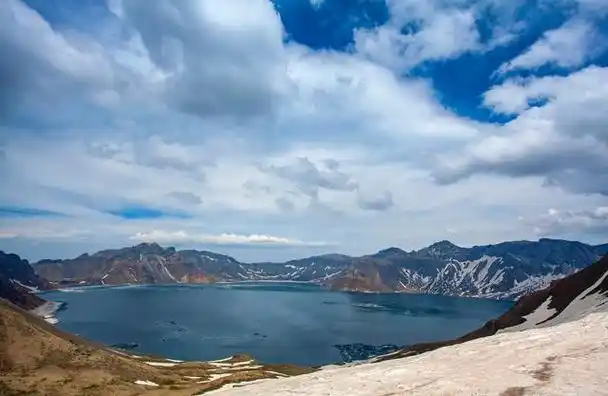 新疆天山天池:博格达峰,西王母神话,探寻高山湖泊的神秘魅力