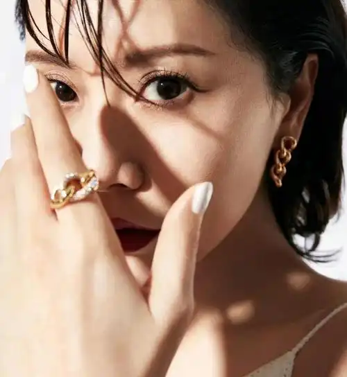 演员海清,25岁隐婚生子,结婚20年无绯闻