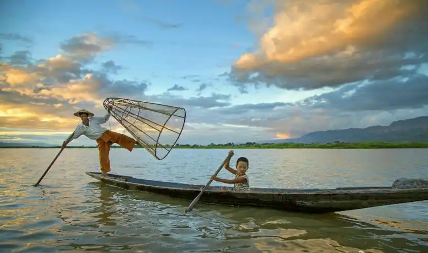 故乡那渐行渐远的捕鱼记忆