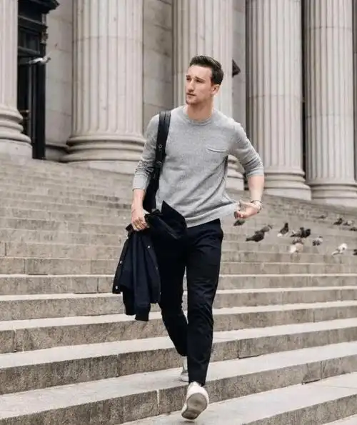 男人过了45岁,少穿黑白灰!多穿这4种"颜色",非常显气质_手机搜狐网