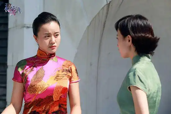 网易娱乐8月19日报道 日前,电视剧《秘密的背后》正在上海热拍.