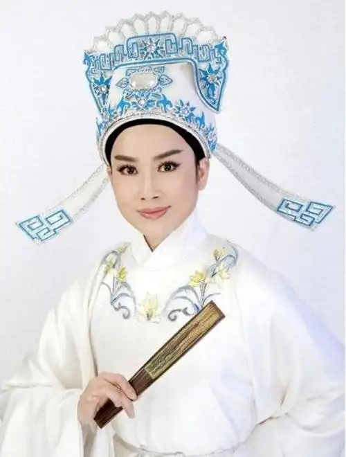 越剧演员:王君安