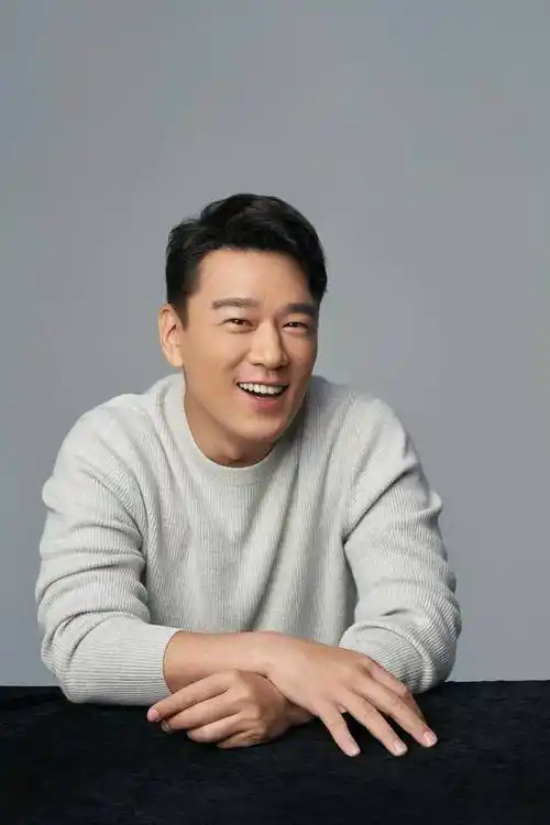 王耀庆:从小爱钱,阴差阳错当演员实现赚钱梦,有两个儿子很幸福_郭晏青