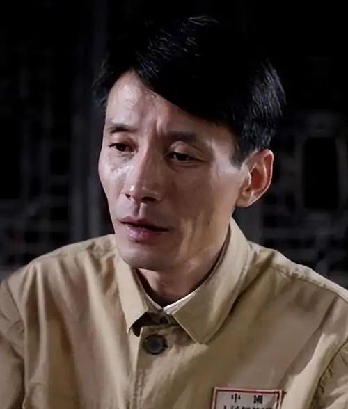 演员田小洁从工人到演员娶女神江珊为妻事业爱情双赢