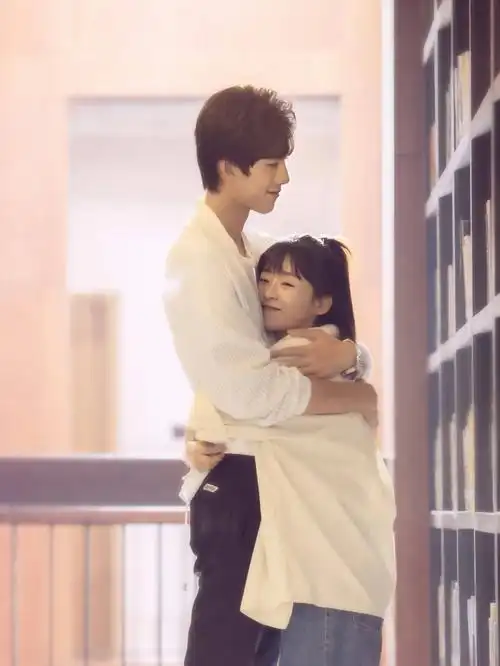 《我凭本事单身》共24集图片p1-p3宋伊人x邓超元,大狼狗男友x猫系女友