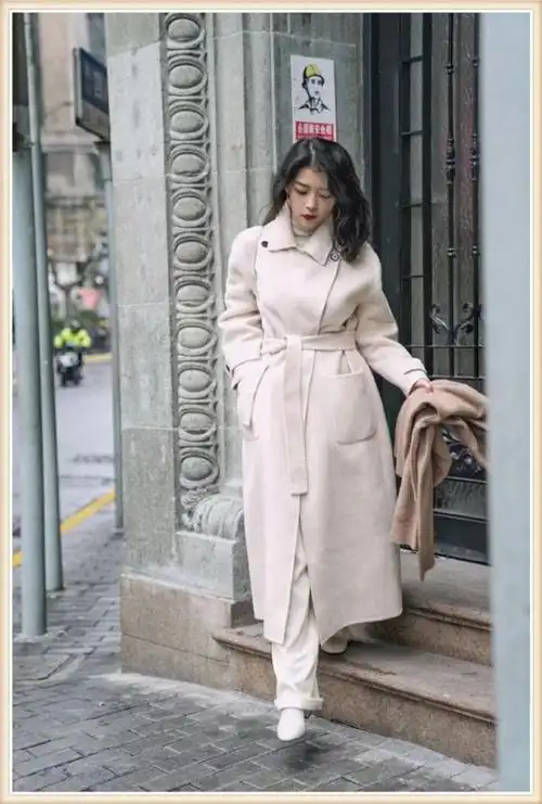 米色大衣搭配米色大衣流行到现在