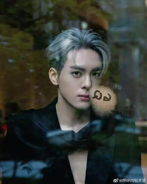 曾舜晞有点吸血鬼贵族气质##曾舜晞介于三次和漫画之间